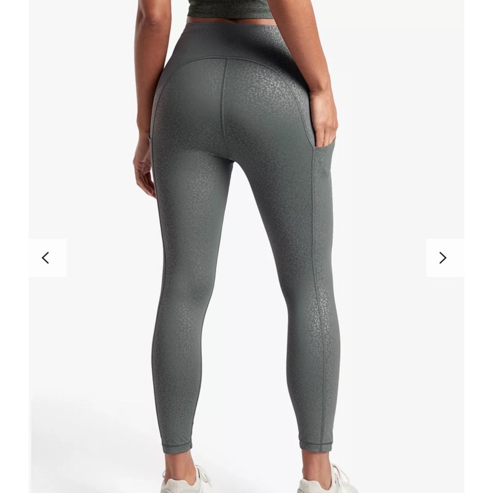 Athleta Ultimate Stash Pocket Embossed 7/8 Tight in “Bali Green”